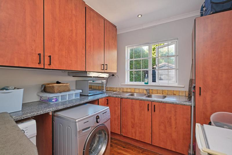 6 Bedroom Property for Sale in Fish Hoek Western Cape